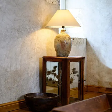 La Maison Carré - A Romantic House By The River For Two *