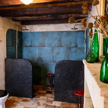 Villa La Maison Carré - A Romantic House By The River For Two *