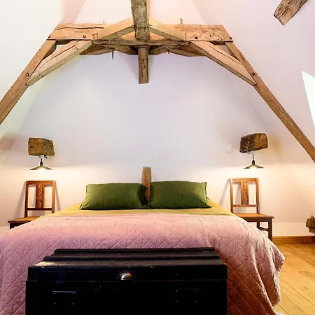 La Maison Carré - A Romantic House By The River For Two