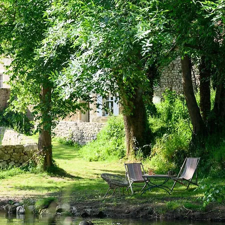La Maison Carré - A Romantic House By The River For Two